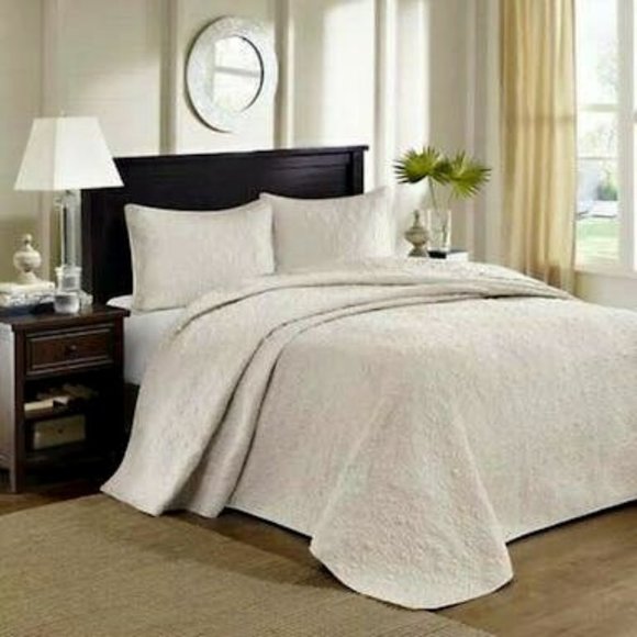 MADISON Park Mansfield Reversible Bedspread Set